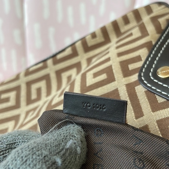 GIVENCHY LOGO MINI SHOULDER BAG - Picture 14 of 15